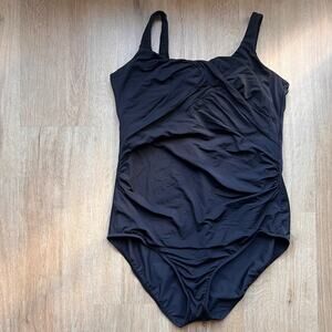 NWOT Lands' End Criss Cross Design Ruched Side Underwire Lined Swimsuit Sz 18